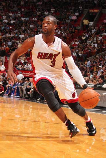 里夫斯状态低迷，得分赛季新低引发关注（里夫斯近况低迷，赛季得分创新低引关注）