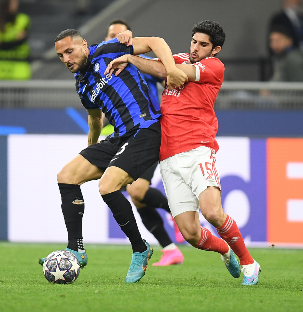 掘金约基奇豪取三双助球队连胜（约基奇轰三双 助掘金延续连胜势头）