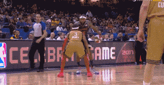 科尔：这是一个用表现说话的联盟，你得用表现告诉我你多努力（科尔：在这个联盟，只有表现能让我看到你有多努力）