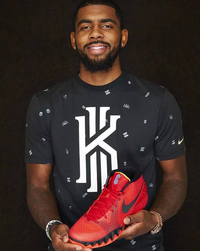 穆勒与梅西交手记录：穆勒正式比赛7胜1负，周末将...（穆勒战梅西往绩：正式赛场7胜1负，周末再迎对决）