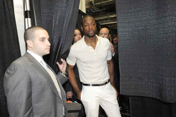 篮球中的投篮姿势分析（篮球投篮动作解析）