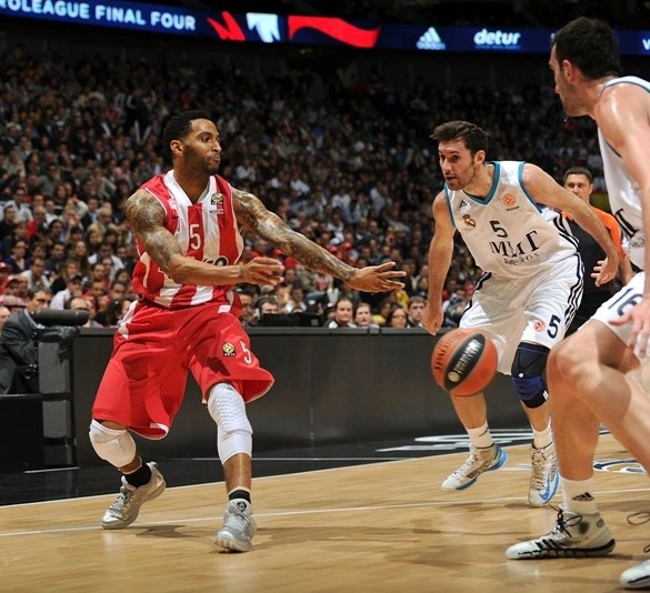 中超比赛亮点：上海申花绝杀山东泰山,（中超焦点战：上海申花绝杀山东泰山）