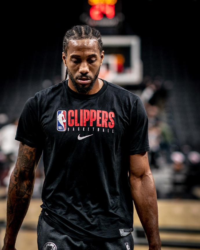 意媒：国米可以启用青训小将卡马特，以应对邓弗里斯伤缺情况（意媒：邓弗里斯伤停，国米考虑启用青训小将卡马特顶替）