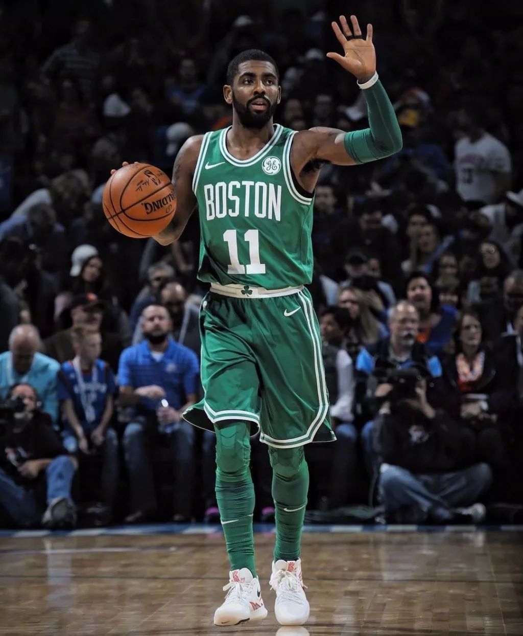 佳夫：上场机会不多让我决定离开米兰；希望米兰能拿联赛冠军（佳夫：出场时间有限让我选择离开米兰，仍希望球队夺得联赛冠军）