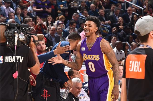 德媒：巴萨在关注莱比锡19岁新星韦德拉奥果，已派出球探考察（德媒称巴萨盯上莱比锡19岁新秀韦德拉奥果，球探已赴现场考察）