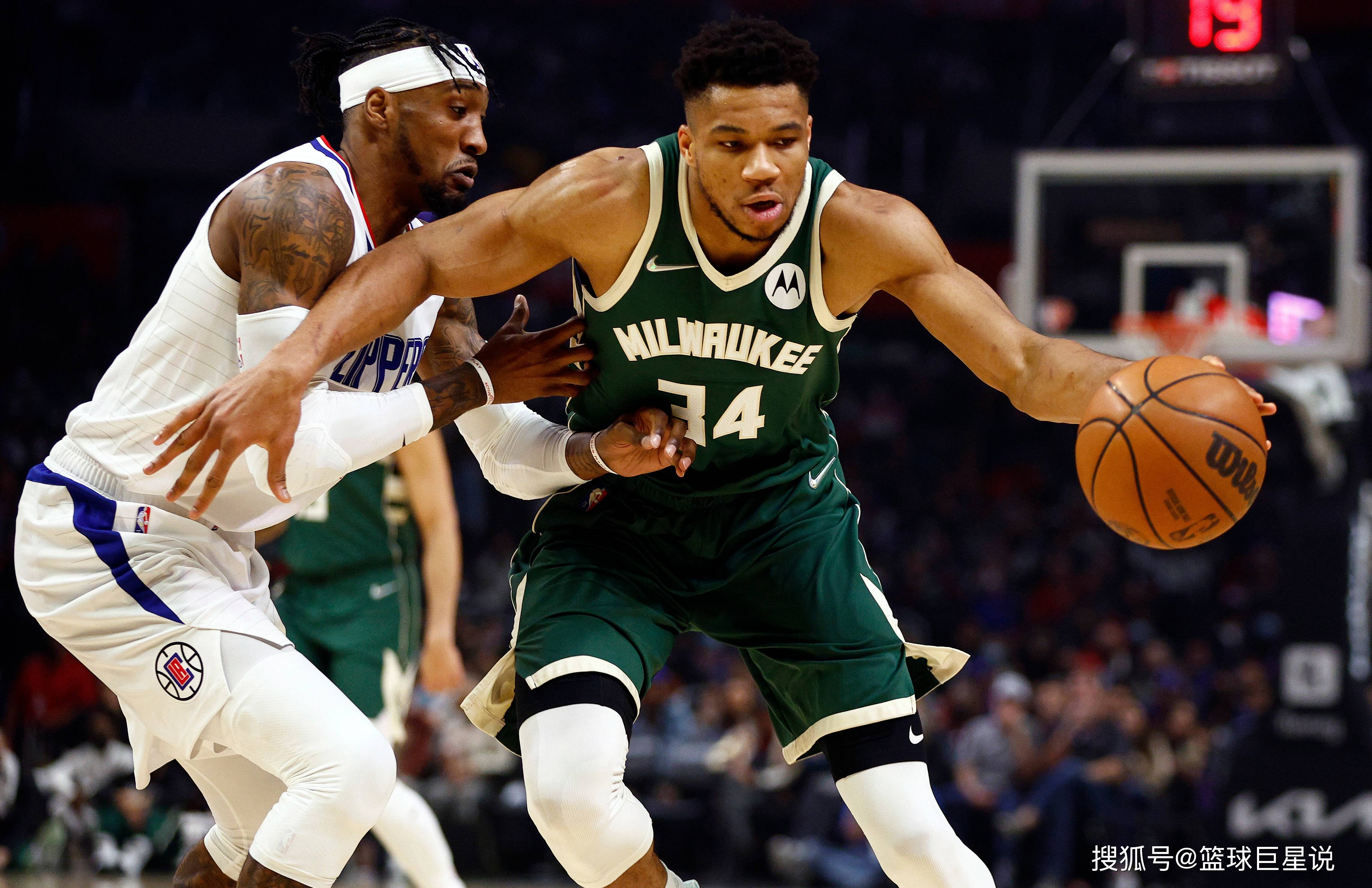 高开低走！达卡里·约翰逊首节10分&后三节仅3分（从火热到沉寂：达卡里·约翰逊首节10分，后三节仅3分）