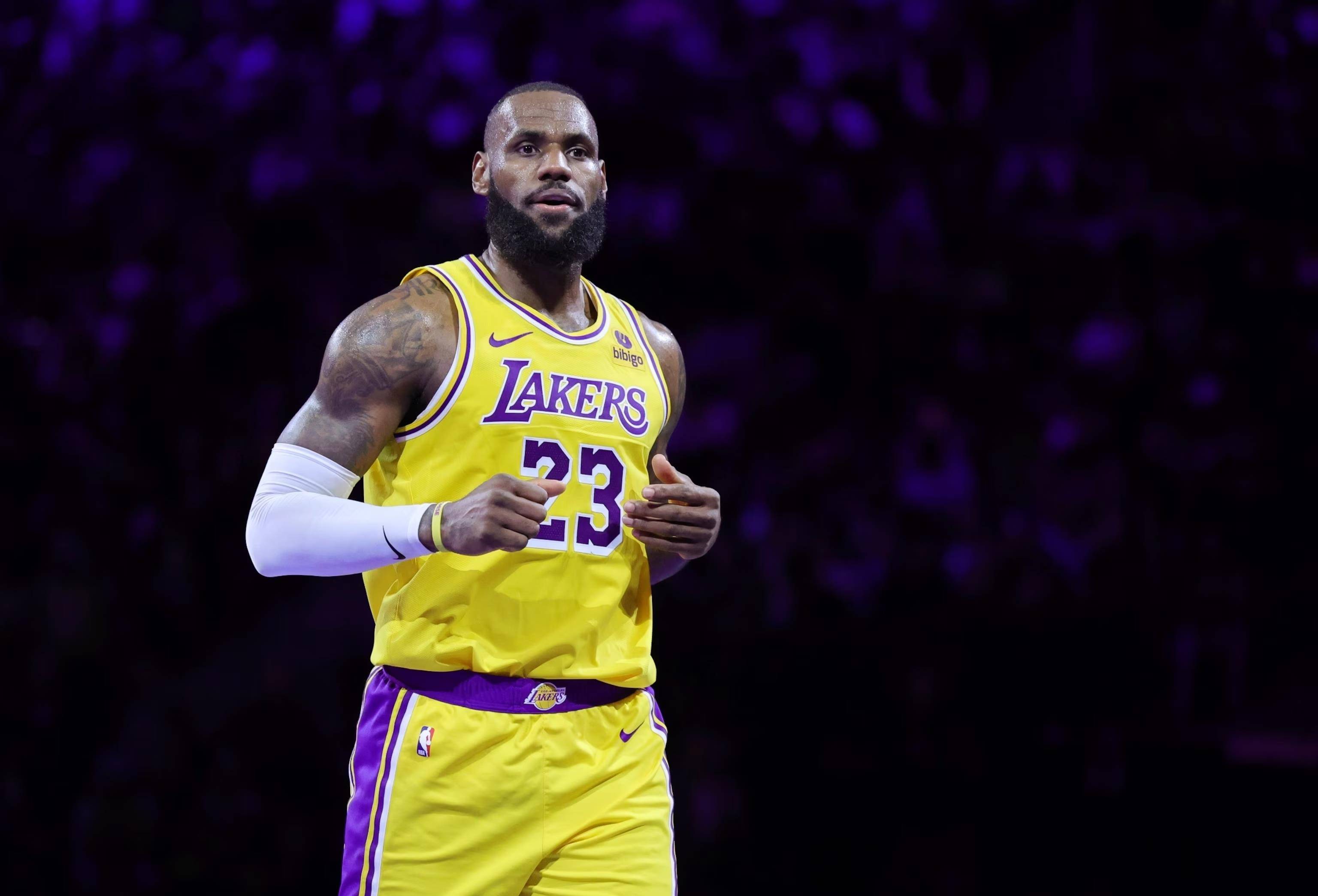 非洲杯半场：拉希米点球被扑失良机，摩洛哥暂0-0科摩罗（非洲杯半场战报：拉希米点球遭扑，摩洛哥与科摩罗互交白卷）