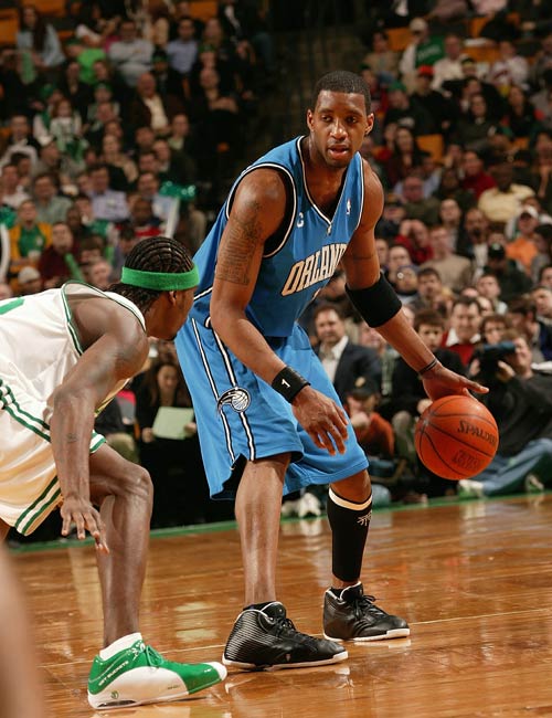 意甲媒体热议：在莱奥加盟米兰的七个赛季里，本赛季莱奥的表现最为出色！（意媒热议：加盟米兰七季，莱奥本季表现最出色）