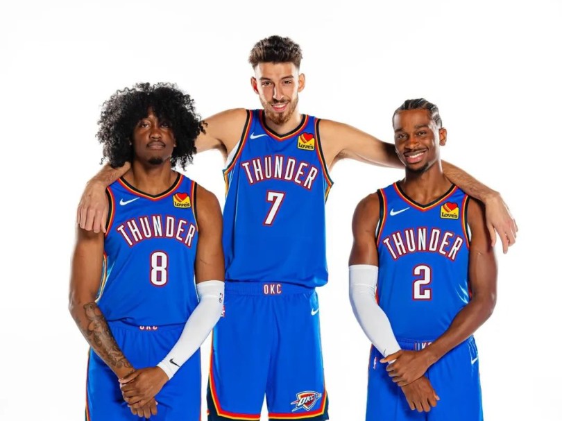 德甲霸主制造惨案，13轮12胜，凯恩踢疯了：替补轰入3球（德甲豪门再现碾压，13轮12胜，凯恩替补上演帽子戏法）