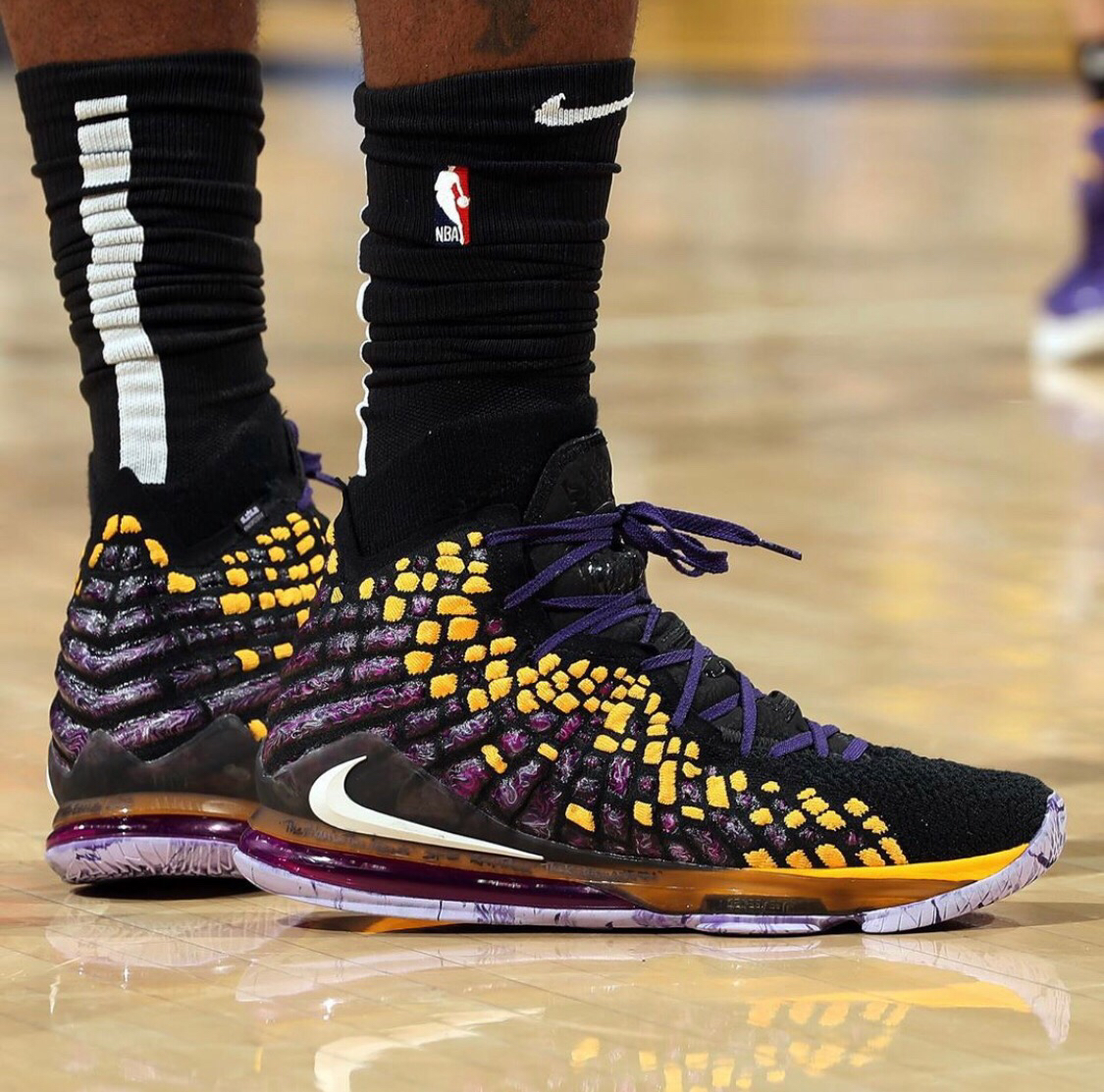 比萨vs帕尔马：恩佐拉、埃贝彻尔首发，马特奥-佩莱格里诺、阿德里安-贝尔纳韦出战（比萨战帕尔马：恩佐拉、埃贝彻尔首发，马特奥-佩莱格里诺与阿德里安-贝尔纳韦出场）