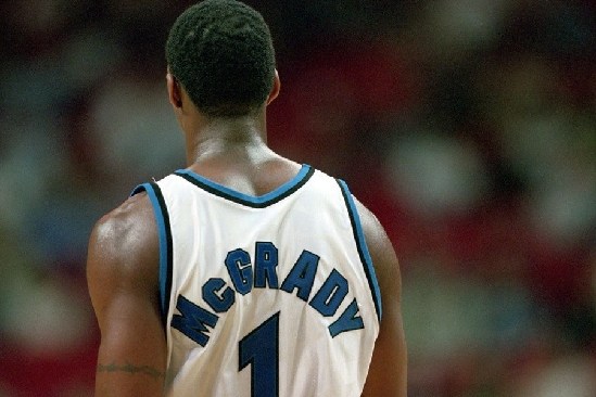 天生赢家，魔术师已以不同身份斩获包括篮球、足球和棒球共18座冠军（魔术师以多重身份横跨篮足棒三界，已揽获18座冠军，堪称天生赢家）