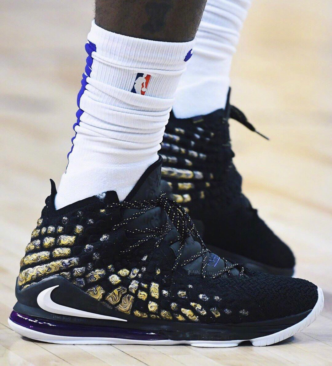 亚泰官方：对刘议阳实施“三停”；此前他被女友控诉出轨、裸聊（亚泰官宣对刘议阳实施三停，此前其被女友指控出轨及裸聊）