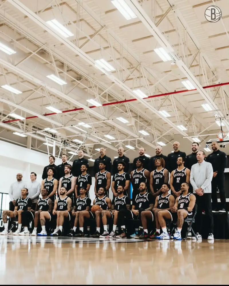 官方：芬奇对裁判言语不当且未及时离开球场，罚款3.5万美元（官方通报：芬奇因对裁判出言不当且未按要求离场，被罚款3.5万美元）