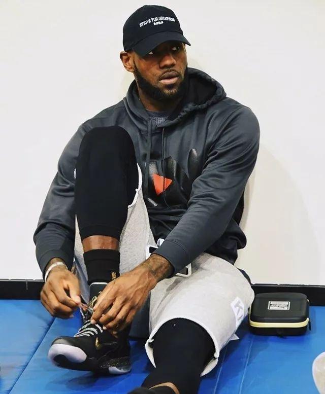 六边形战士！广东小外援奎恩19中11得到29分6篮板7助攻5抢断（攻防一体的广东小外援奎恩：19投11中砍下29分6篮板7助攻5抢断）