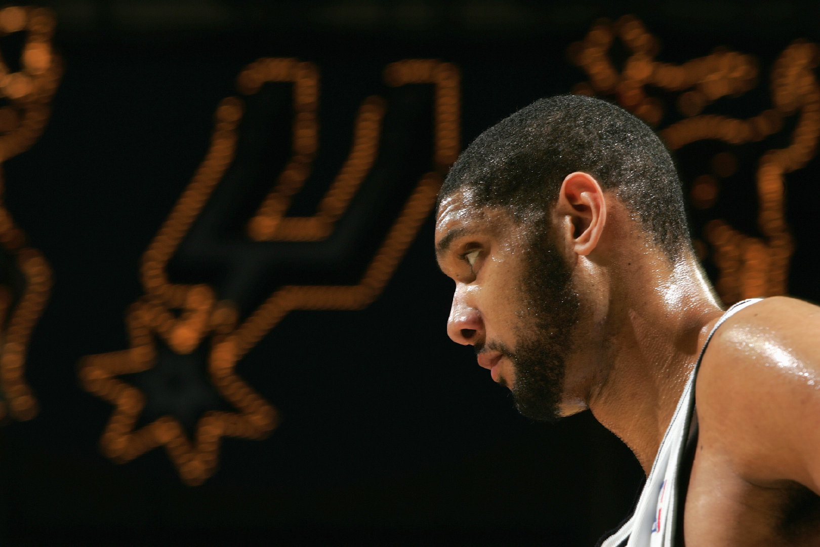 红牌出现 使比赛形势大逆转（红牌一出，战局瞬间翻转）