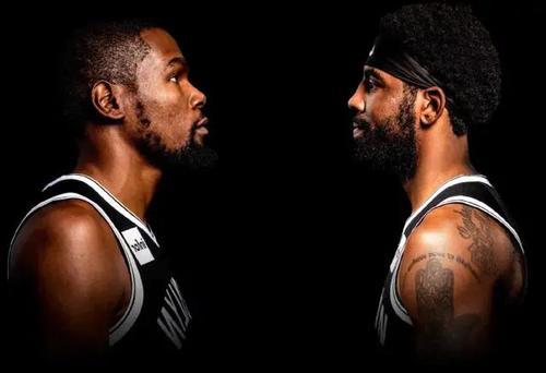 波兰11月世预赛大名单：莱万领衔，泽林斯基、皮扬特克在列（波兰公布11月世预赛名单：莱万领衔，泽林斯基、皮扬特克入选）