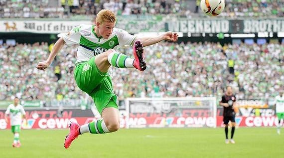 梅西职业生涯获得13座联赛冠军：西甲10冠、法甲2冠、美职联1冠（梅西生涯联赛13冠：西甲10冠、法甲2冠、美职联1冠）