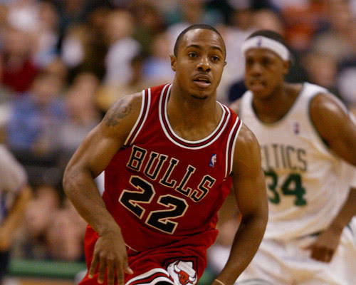 蓝军枪手 天王山之前 先在欧冠褪一层皮吧（天王山前哨 蓝军与枪手先在欧冠掉层皮）